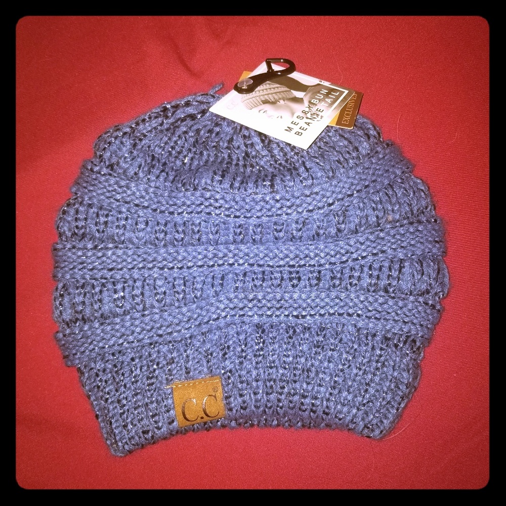 CC messy bun beanie